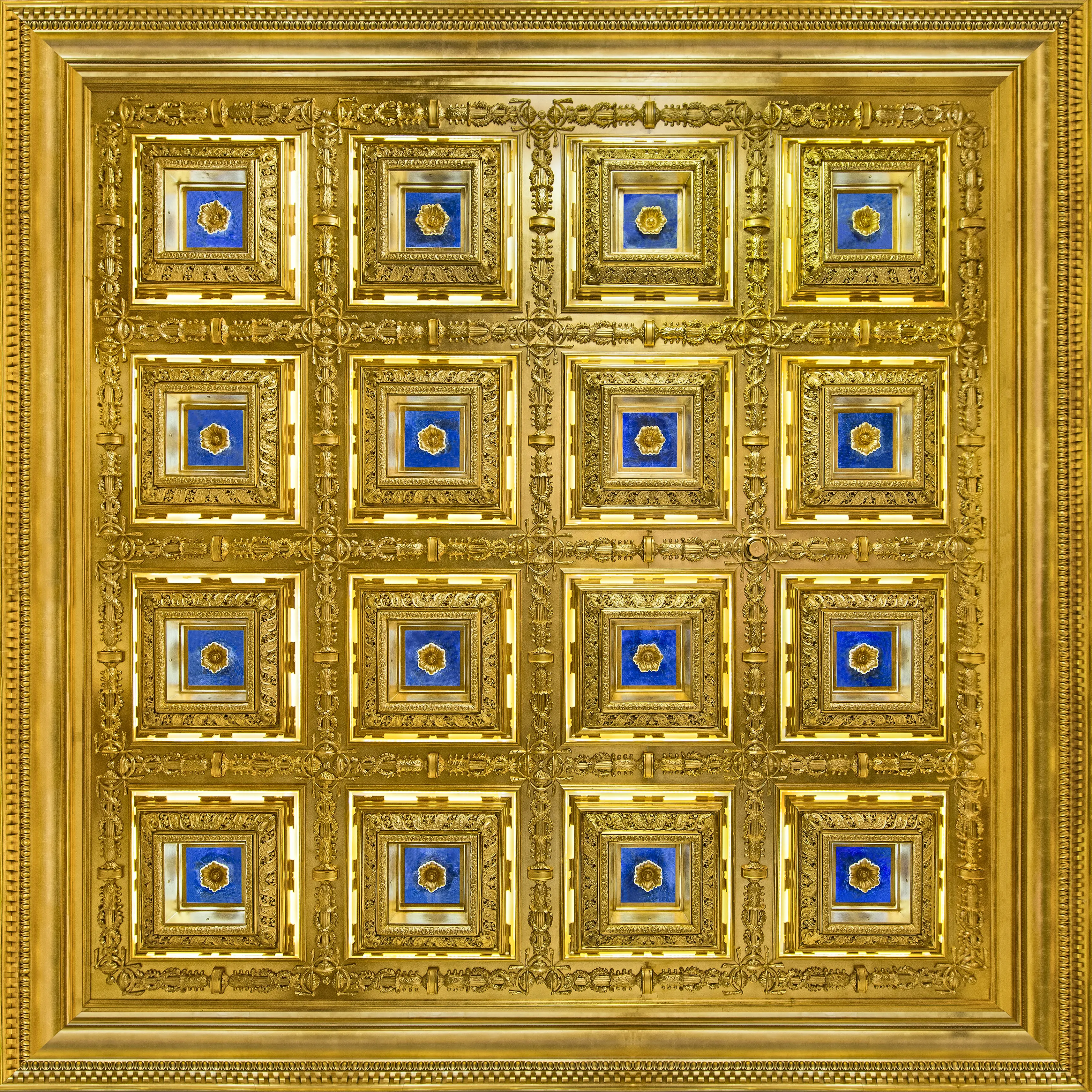 Soffitto Caelum - Vista completa del soffitto artistico decorato con doratura a missione